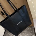 Balenciaga Everyday Leather Tote Black 31cm - Image 2