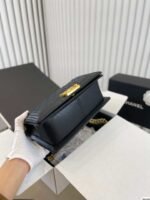 Chanel Medium Boy Quilted Black 25Cm - Image 3