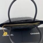 Chanel Medallion Tote Bag Black 30cm - Image 5