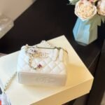 Chanel Clutch With Chain White 16Cm - Image 3