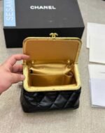 Chanel Kiss Lock Evening Black Leather Quilted 19Cm - Image 3
