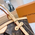 Louis Vuitton Tivoli GM Handbag Monogram Brown 32cm - Image 2