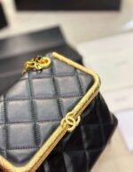 Chanel Kiss Lock Evening Black Leather Quilted 19Cm - Image 8
