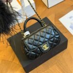 Chanel Matelasse Top Handle Bag Black 21cm - Image 2