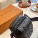 Louis Vuitton Double Phone Pouch NM Black 18cm M81323 - Image 3