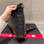 Chanel 22 East West Bag Leather Black 39Cm - Image 4