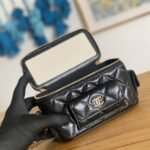 Chanel 22K Small Vanity Case With Pockets In Black 17cm - Image 2