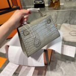 Hermes Mini Kelly Handbag Alligator Gris Mouette 22cm - Image 3