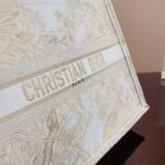 Chanel 22 East West Bag Leather Black 39Cm - Image 5