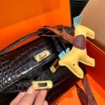 Hermes Kelly Mini Pochette Shiny Alligator Black 21cm - Image 4