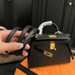 Hermes Kelly Mini Epsom Handbag Black And Gold 20cm - Image 3