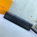 Louis Vuitton Sac Plat Horizontal Zippé Eclipse Black 31Cm M45265 - Image 4