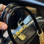 Louis Vuitton Bolsa Voltaire Black 25cm M12009 - Image 6