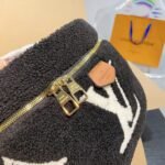 Louis Vuitton Lv Ski Bumbag Shearling Bicolor Chocolate And Cream 31cm M11799 - Image 5