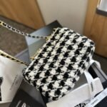 Chanel 19 Bag Tweed White And Black 26cm - Image 5