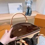 Louis Vuitton Tivoli GM Handbag Monogram Brown 32cm - Image 7