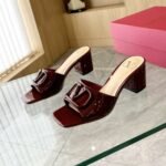 Valentino Vlogo Signature Slide Sandal Burgundy - Image 4