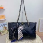 Chanel 19 East West Shopping Bag Black 36cm - Image 2