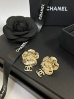 Chanel Cc Flower Earrings With Crystal Gold - Image 5