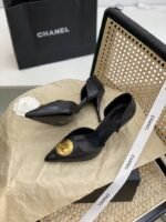 Chanel Cc Logo Heels In Black - Image 3