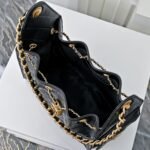 Chanel 25 Handbag, vintage black and gold, classic chain design - Image 7