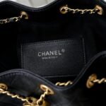Chanel 25 Handbag, vintage black and gold, classic chain design - Image 8