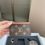 Gift Set: Louis Vuitton Neverfull Bb Bag Beige With Card Wallet And Dragonne Keychain - Image 9