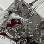 Louis Vuitton Onthego PM Silver 25Cm M26373 - Image 6