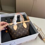 Gift Set: Louis Vuitton Neverfull Bb Bag Beige With Card Wallet And Dragonne Keychain - Image 4