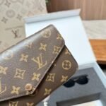Gift Set: Louis Vuitton Félicie Pochette Bag Monogram With Mickey Mouse Keychain And My Monogram Light Cat Eye Glasses - Image 7