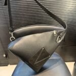 Louis Vuitton Delta Slingbag Black 39Cm M27060 - Image 3