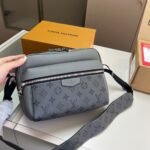 Louis Vuitton Outdoor Messenger Gunmetal Gray 26Cm M30830 - Image 3