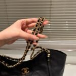 Chanel Medium Shopping Bag And Gold Tone Metal Black 35Cm As5463 B20565 94305 - Image 5