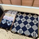 Hermès Diamond H Logo Wool Shawl Gray 180Cm - Image 5