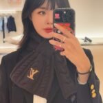 Louis Vuitton Only LV Mini Cable Scarf Brown 150Cm M96756 - Image 4