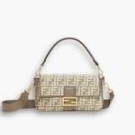 Fendi Baguette Bag Beige 27cm FENXT98SGRYLLLLL00