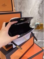 Hermès Kelly Alligator Gold Buckle Black 22Cm - Image 4