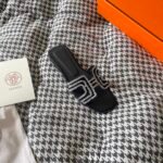 Hermes Oran Sandal Crystle Black H212010Z 02360 - Image 4