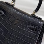 Hermes Mini Kelly K20 Gold-Toned Hardware Black 20cm - Image 4