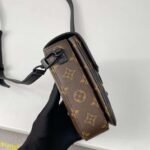 Louis Vuitton S Lock Vertical Wearable Wallet 19Cm M81522 - Image 6