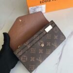 Perfect Match: Louis Vuitton Artsy MM Monogram 41cm X Louis Vuitton Sarah Wallet Monogram 19cm - Image 8