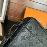 Louis Vuitton Duo Messenger Bag Black 25Cm M69827 - Image 5