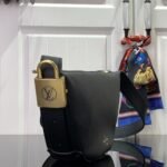 Louis Vuitton Low Key Bumbag Black 28Cm - Image 3