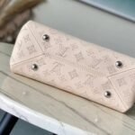 Louis Vuitton Hand It All PM Cream Beige 29Cm - Image 4