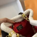 Louis Vuitton Neonoe Handbag Leather And Monogram Teddy Shearling Mm Black 25cm - Image 7