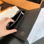 Louis Vuitton Voyage Mm Pochette Clutch Black 26Cm M30989 - Image 3