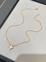 Louis Vuitton Colour Blossom Bb Star Pendant Pink Gold Pink Mother Of Pearl And Diamond Q93612 - Image 2