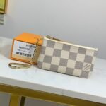 Louis Vuitton Damier Azur Coated Canva Key Pouch 12Cm N62658 - Image 2