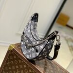 Louis Vuitton Loop 23cm M21752 - Image 5