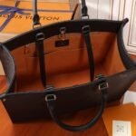 Louis Vuitton Onthego MM 35cm Black M45595 - Image 3